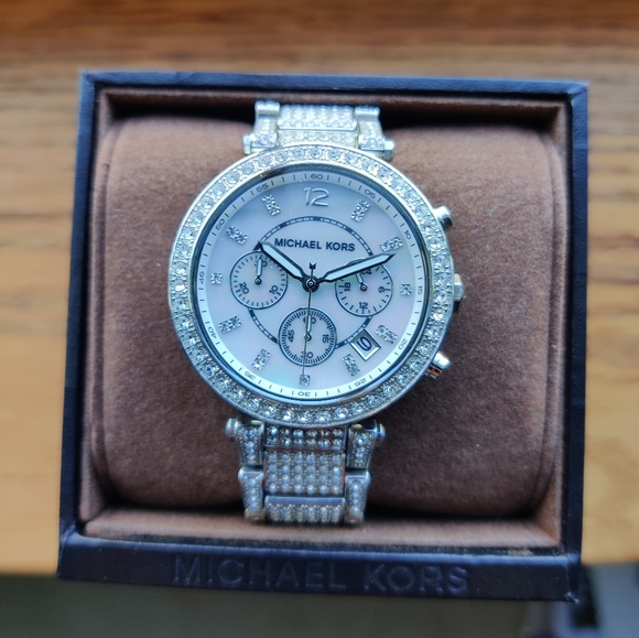 NEW Michael Kors Parker Crystal Watch - Picture 4 of 5